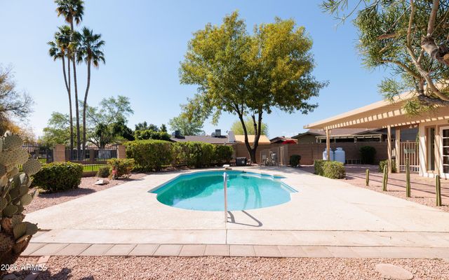 2713 W NIDO Avenue, Mesa, AZ 85202