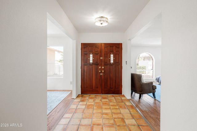 2713 W NIDO Avenue, Mesa, AZ 85202