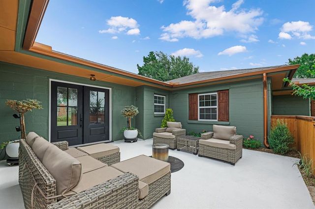 2108 W Harrison Avenue, Guthrie, OK 73044