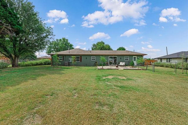2108 W Harrison Avenue, Guthrie, OK 73044