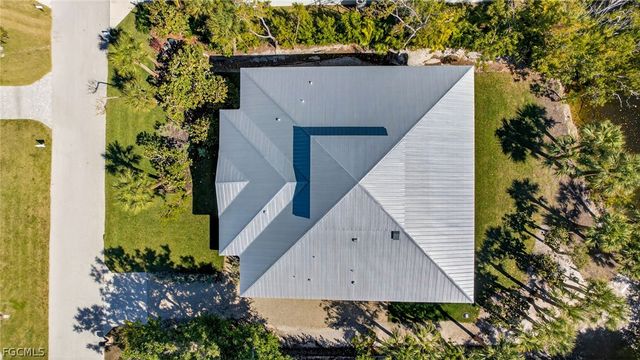 3354 Barra CIR, Sanibel, FL 33957