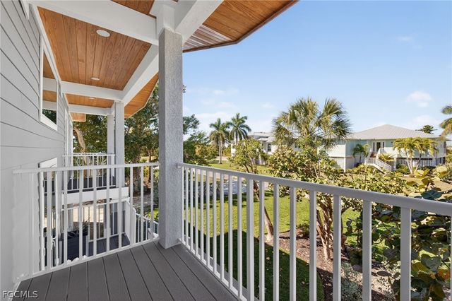 3354 Barra CIR, Sanibel, FL 33957