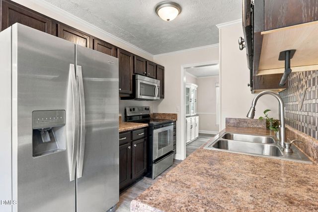 6836 Saint Julian Way, Fayetteville, NC 28314