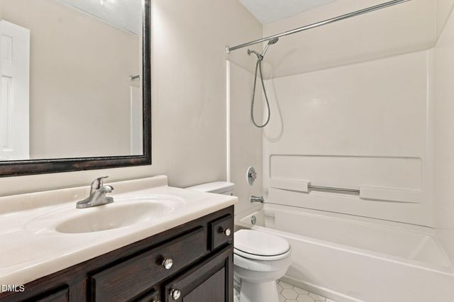 6836 Saint Julian Way, Fayetteville, NC 28314
