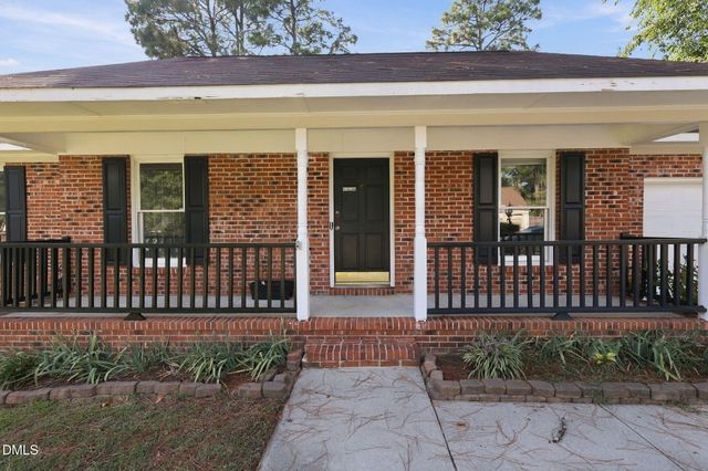 6836 Saint Julian Way, Fayetteville, NC 28314