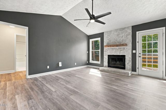 6836 Saint Julian Way, Fayetteville, NC 28314