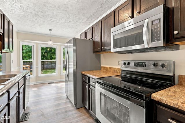 6836 Saint Julian Way, Fayetteville, NC 28314