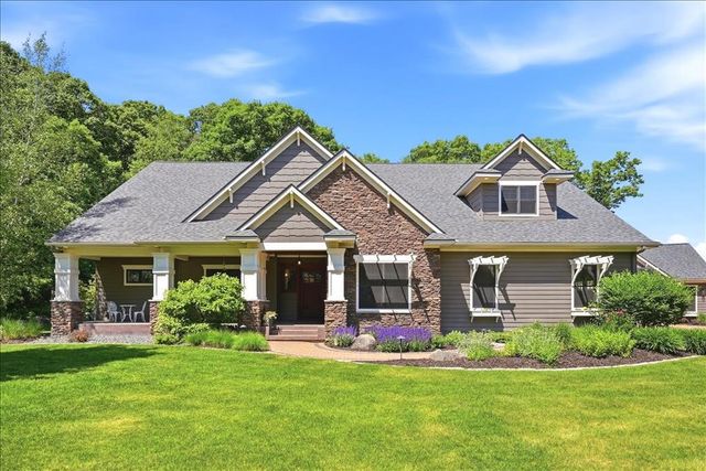 1116 Moonlight Drive, Altoona, WI 54720