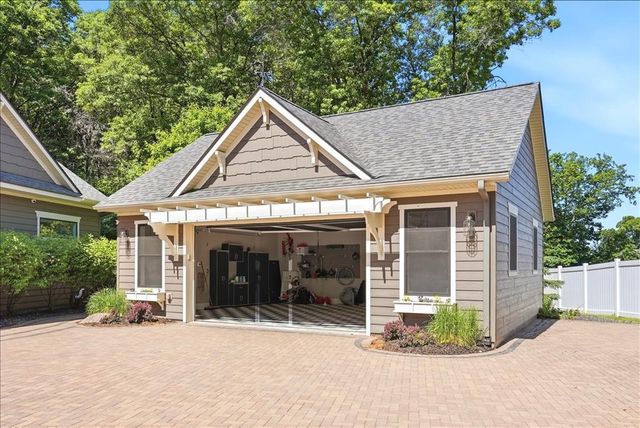 1116 Moonlight Drive, Altoona, WI 54720
