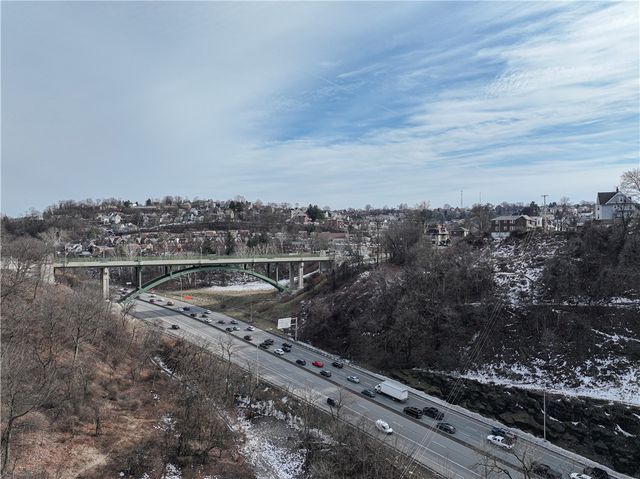 751 Naylor St, Greenfield, PA 15207