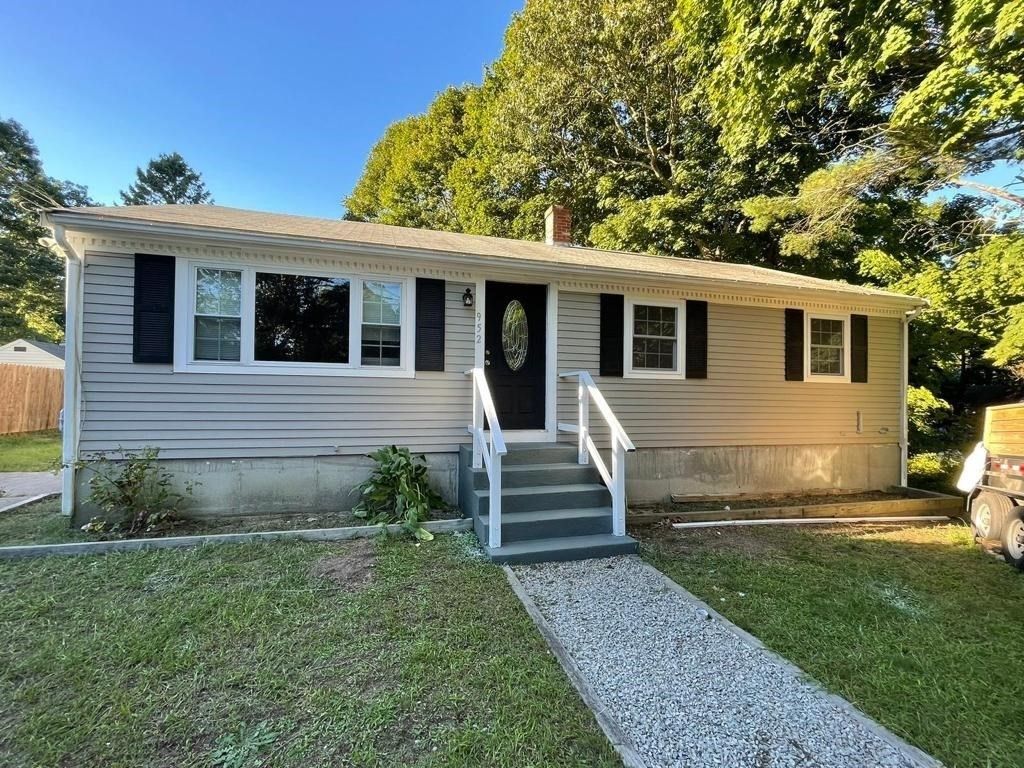 952 Head Of Bay Rd, Plymouth, MA 02360