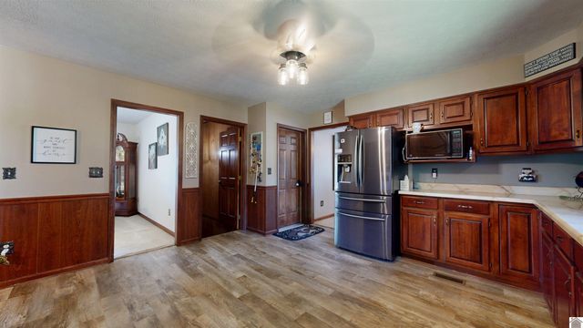 2391 E US 60, Marion, KY 42064