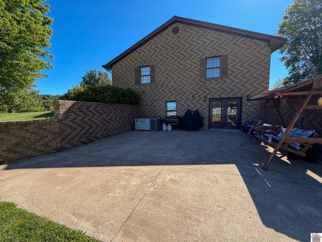 2391 E US 60, Marion, KY 42064
