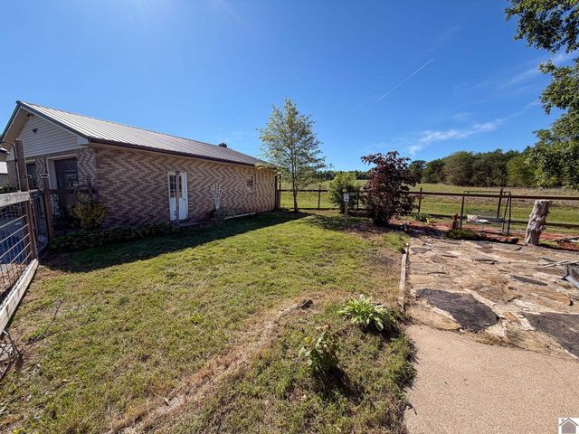 2391 E US 60, Marion, KY 42064