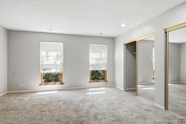 4503 SW 33rd TER, Topeka, KS 66614