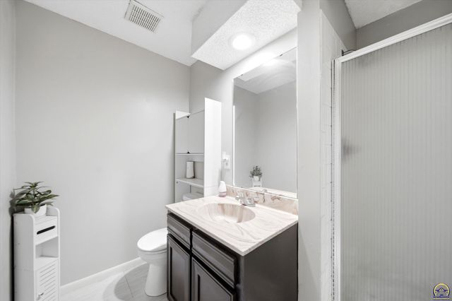 4503 SW 33rd TER, Topeka, KS 66614