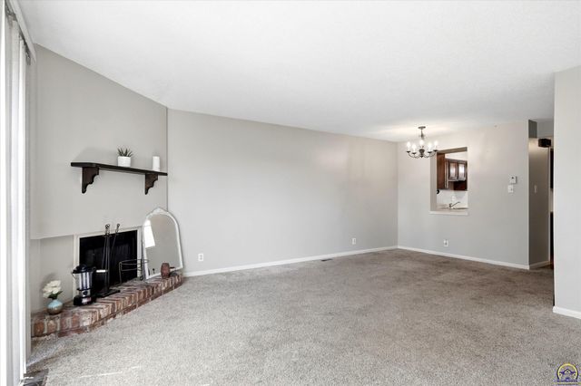 4503 SW 33rd TER, Topeka, KS 66614
