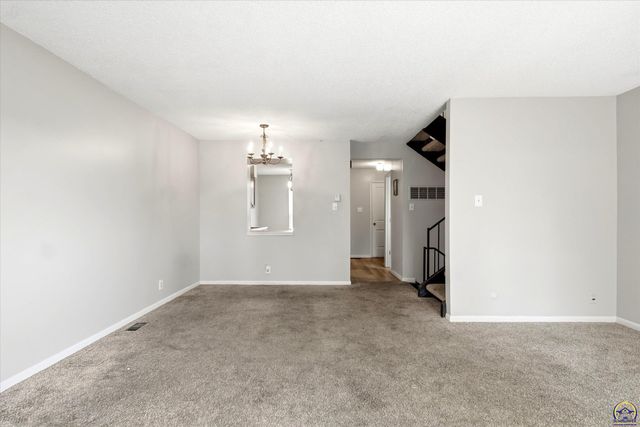 4503 SW 33rd TER, Topeka, KS 66614