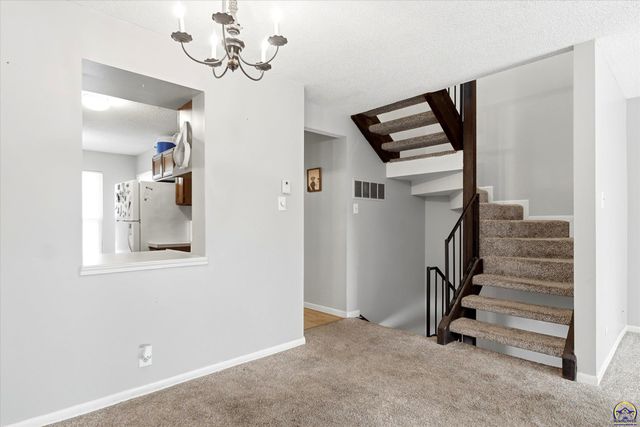 4503 SW 33rd TER, Topeka, KS 66614