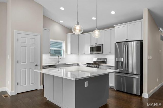 2 Maple at River Bluffs Manors, Florissant, MO 63031