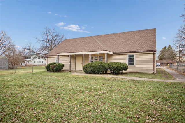 4220 E Douglas Avenue, Des Moines, IA 50317