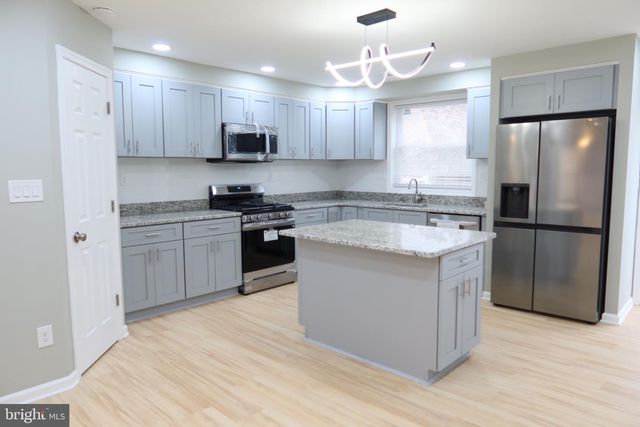 10938 MODENA PL, Philadelphia, PA 19154
