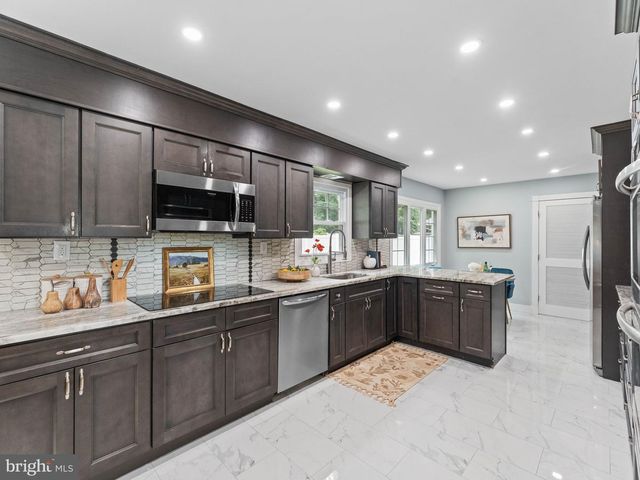 69 EDGELY LN, Willingboro, NJ 08046