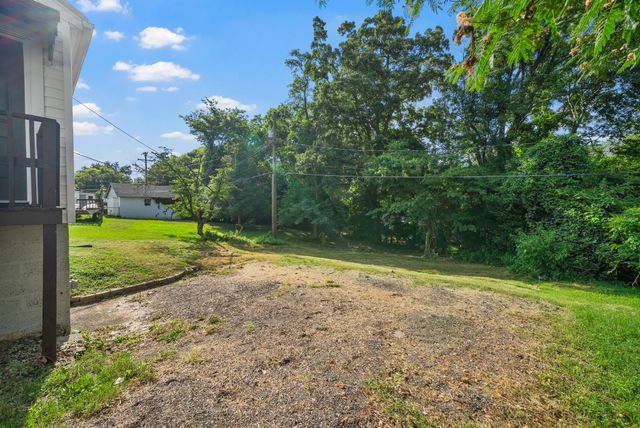 731 Woodmont Blvd, Clarksville, TN 37040