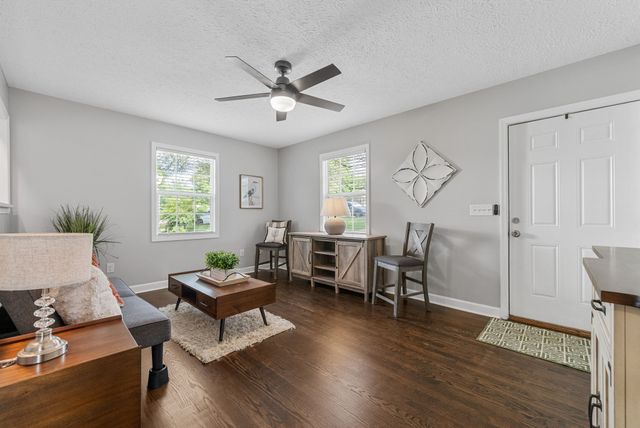 731 Woodmont Blvd, Clarksville, TN 37040