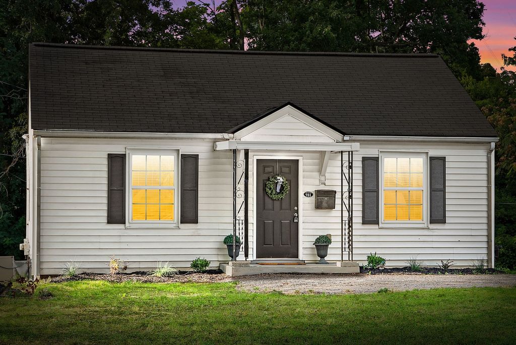 731 Woodmont Blvd, Clarksville, TN 37040