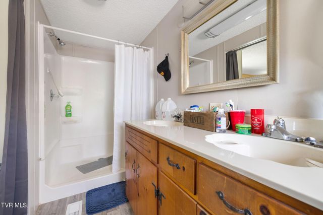 717 White Top Road, Bluff City, TN 37618