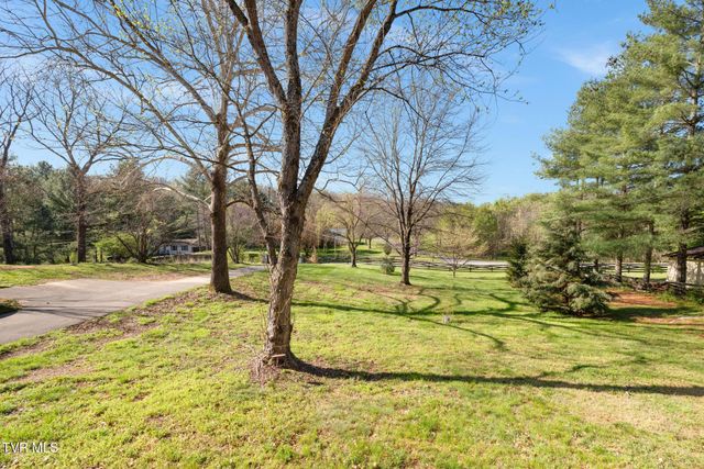 717 White Top Road, Bluff City, TN 37618