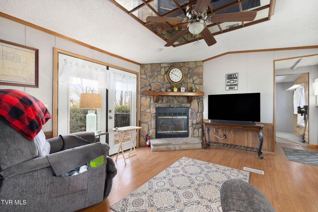 717 White Top Road, Bluff City, TN 37618