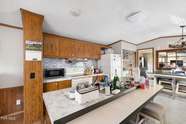 717 White Top Road, Bluff City, TN 37618