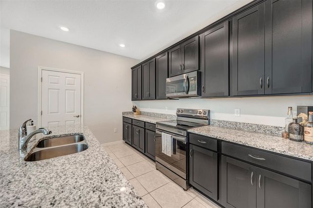 5022 AVALON PARK BOULEVARD, Wesley Chapel, FL 33545