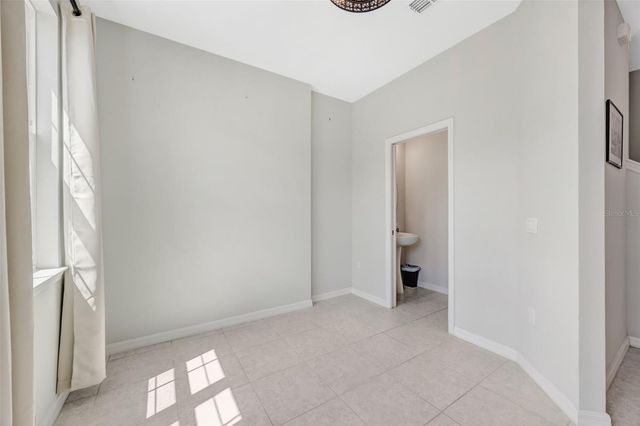 5022 AVALON PARK BOULEVARD, Wesley Chapel, FL 33545