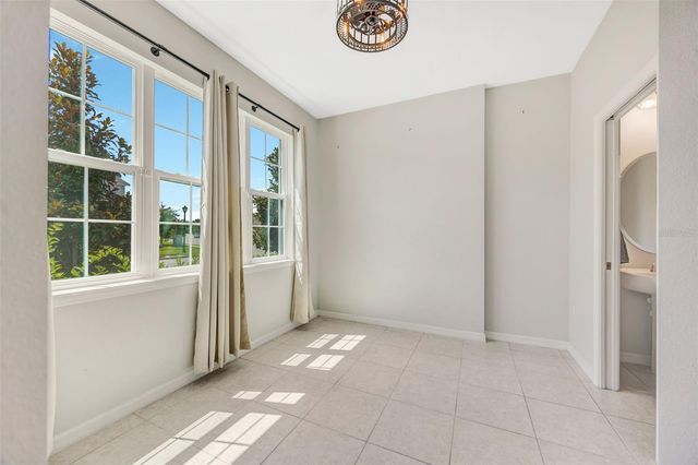 5022 AVALON PARK BOULEVARD, Wesley Chapel, FL 33545
