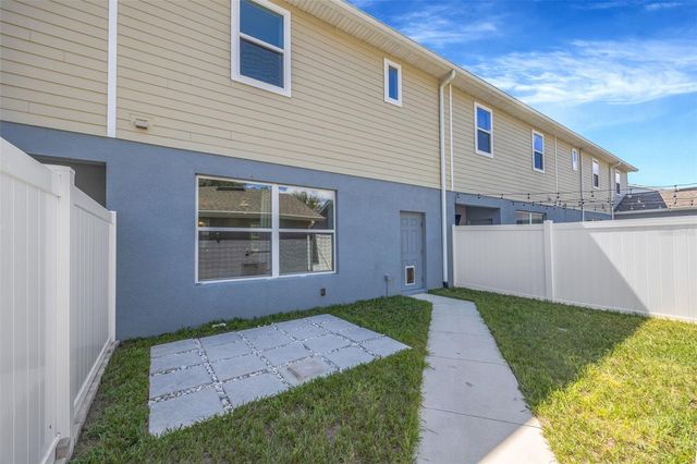 5022 AVALON PARK BOULEVARD, Wesley Chapel, FL 33545