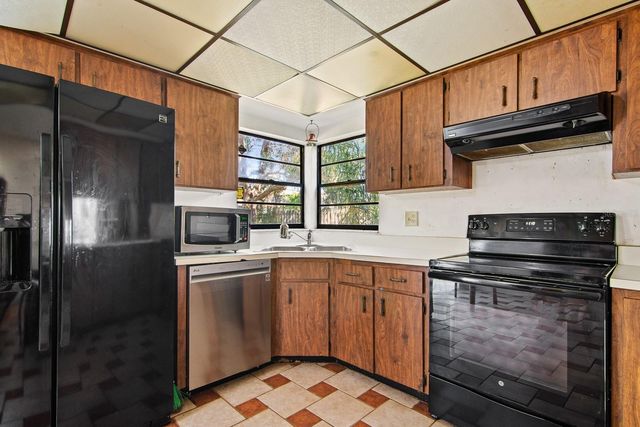 4505 WHITWORTH LANE, Tampa, FL 33624