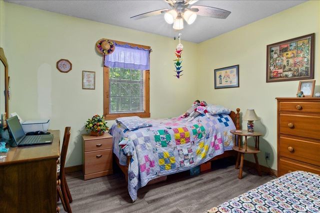 1094 E TAFTOWN Road, Princeton, IN 47670