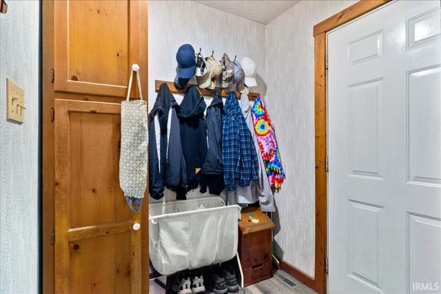 1094 E TAFTOWN Road, Princeton, IN 47670