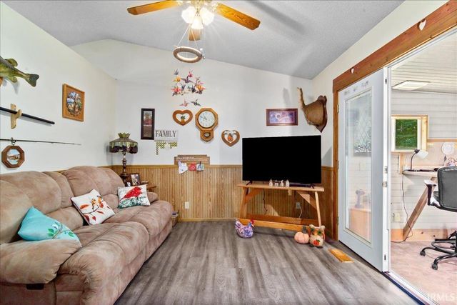 1094 E TAFTOWN Road, Princeton, IN 47670