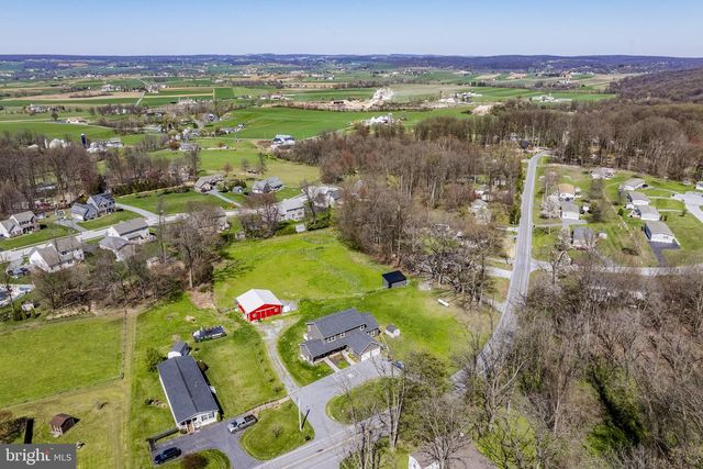 744 LIME QUARRY RD, Gap, PA 17527