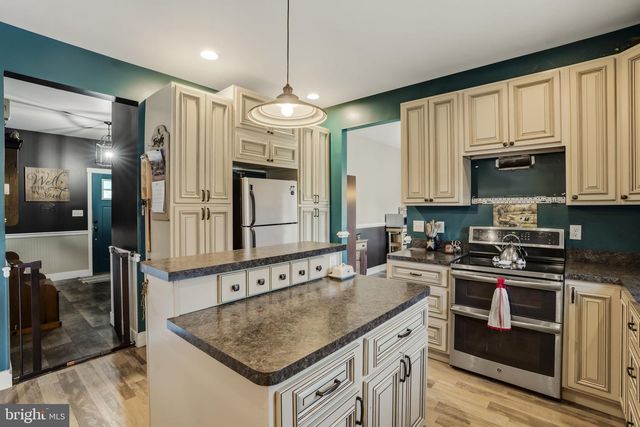 744 LIME QUARRY RD, Gap, PA 17527