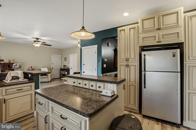 744 LIME QUARRY RD, Gap, PA 17527