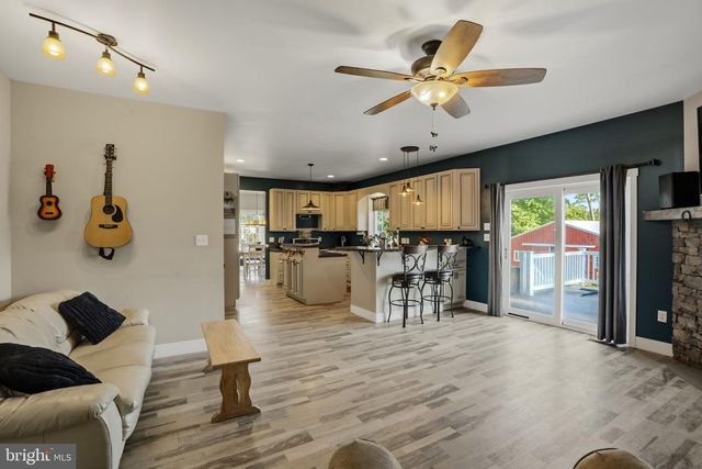 744 LIME QUARRY RD, Gap, PA 17527