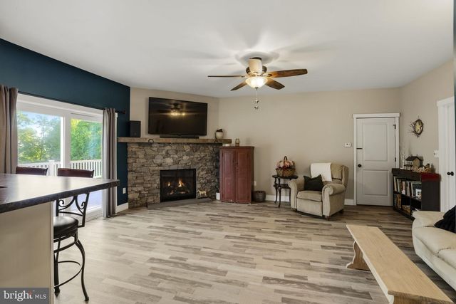 744 LIME QUARRY RD, Gap, PA 17527