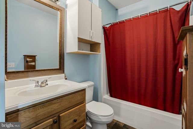 744 LIME QUARRY RD, Gap, PA 17527