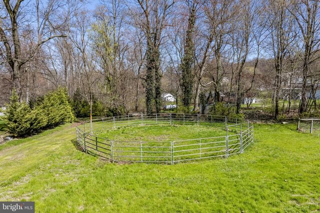 744 LIME QUARRY RD, Gap, PA 17527