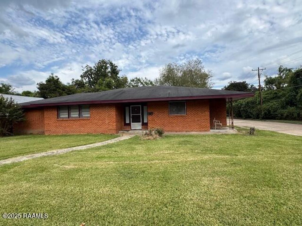 537 S Market Street, Opelousas, LA 70570